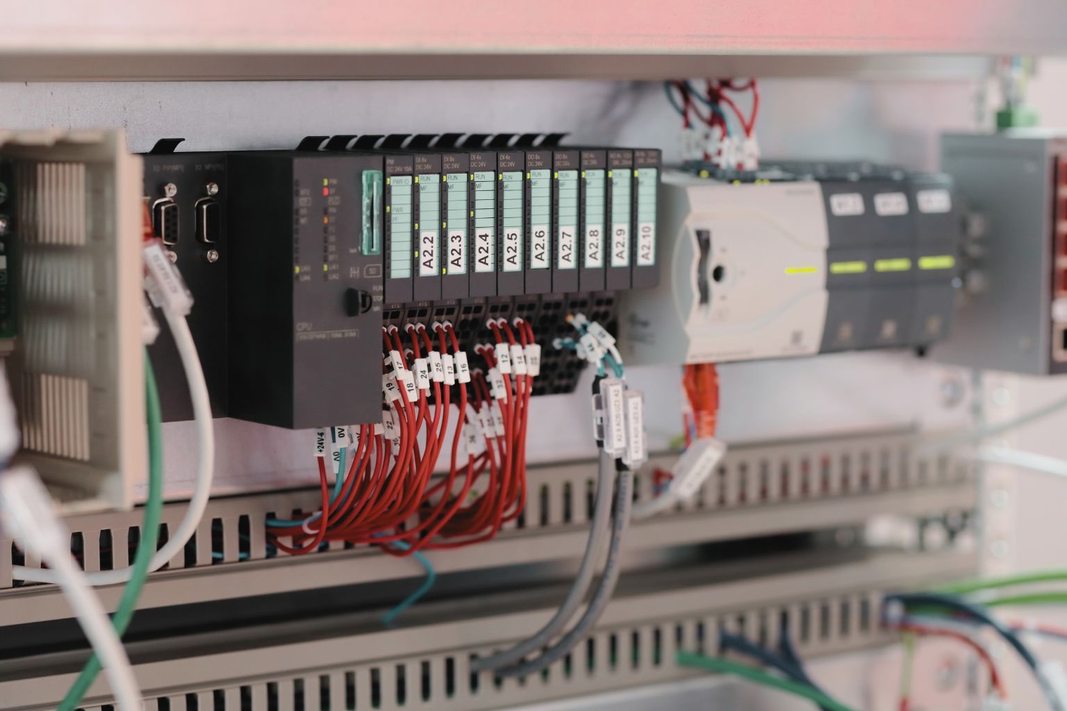 PLC Siemens podstawy: od TIA Portal do pierwszego uruchomienia