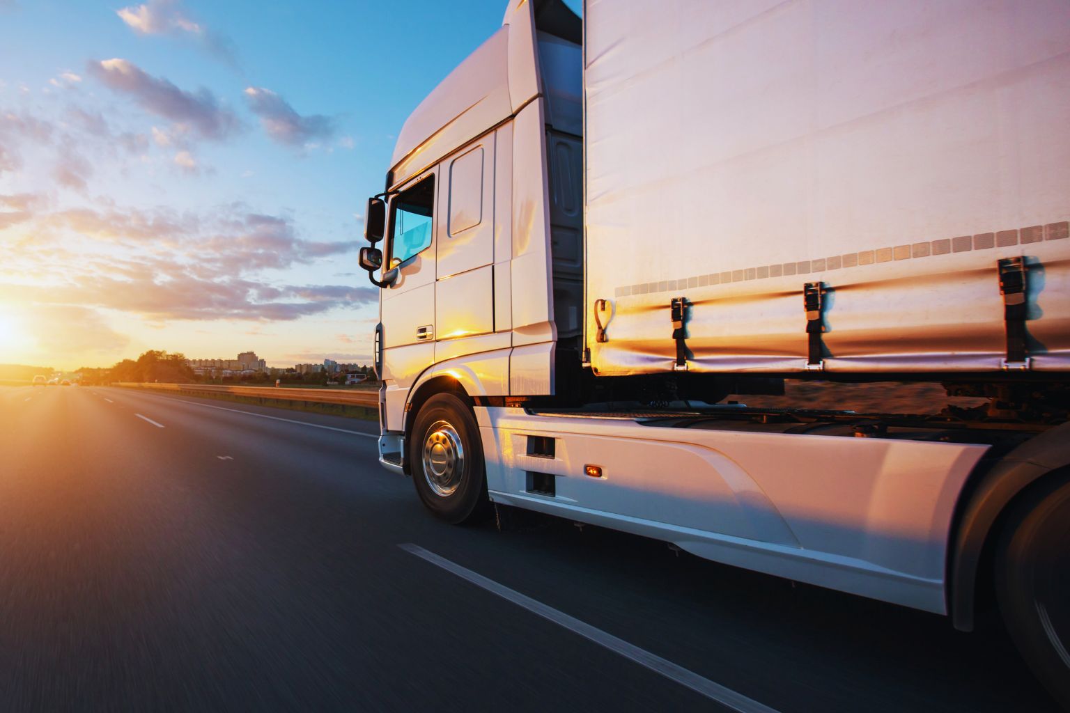 Zakazy dla ciężarówek w Europie – co realnie ogranicza transport?