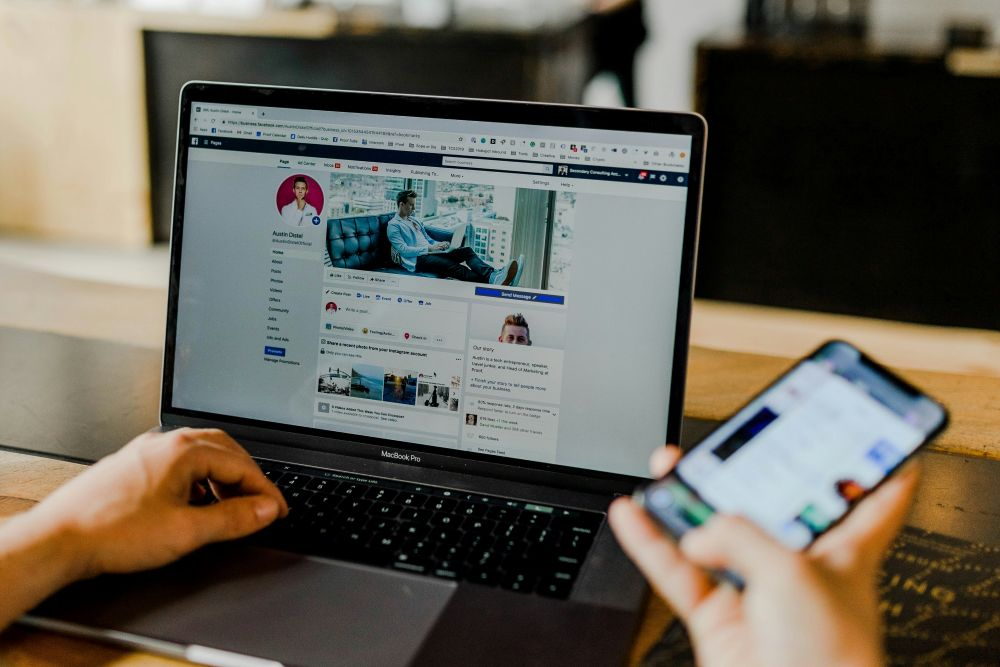 Strategie rozwoju i budowy wizerunku w social mediach: Jak przełamać barierę algorytmów?