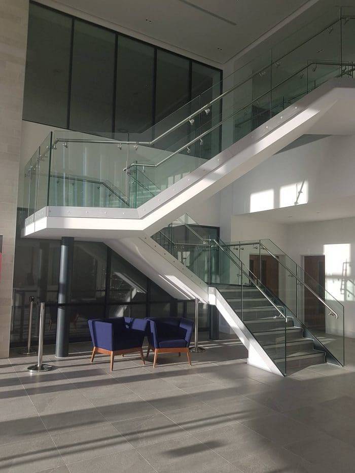 Choosing a Balustrade System for a Commercial Building